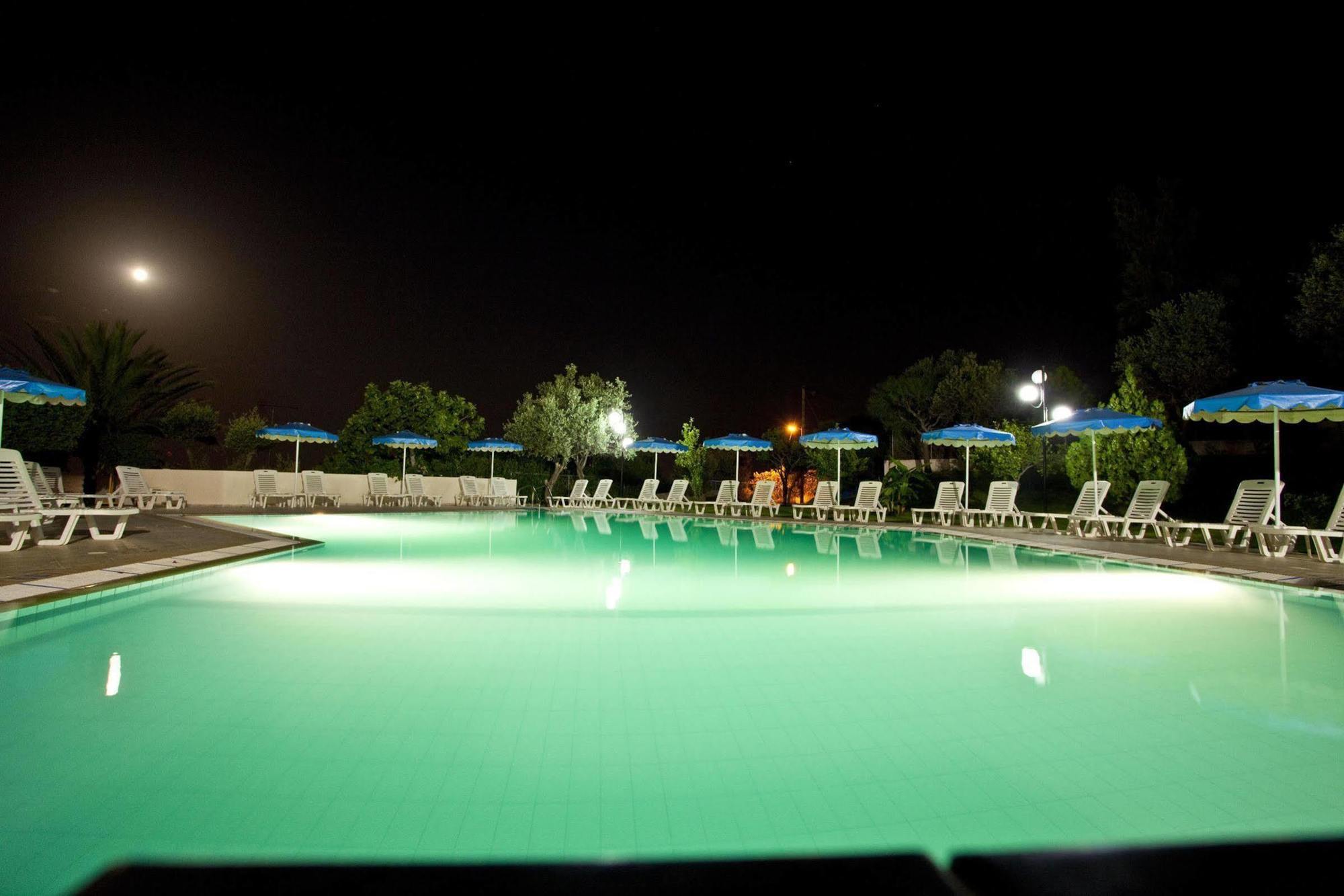 Iris Hotel 阿凡投 外观 照片